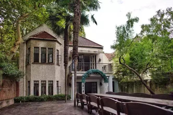 周末别墅轰趴,成都适合10-15人聚会的别墅轰趴