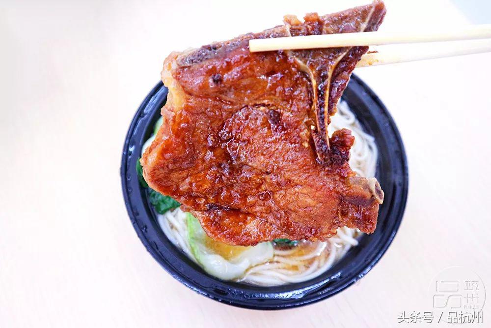 爷竟被这便利店的奥尔良鸡腿饭和大排面种草，药妆种类堪比海淘！