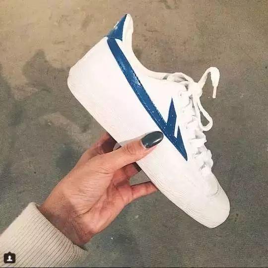 听说有一种“不精致”,叫穿特步的国产运动品牌们……