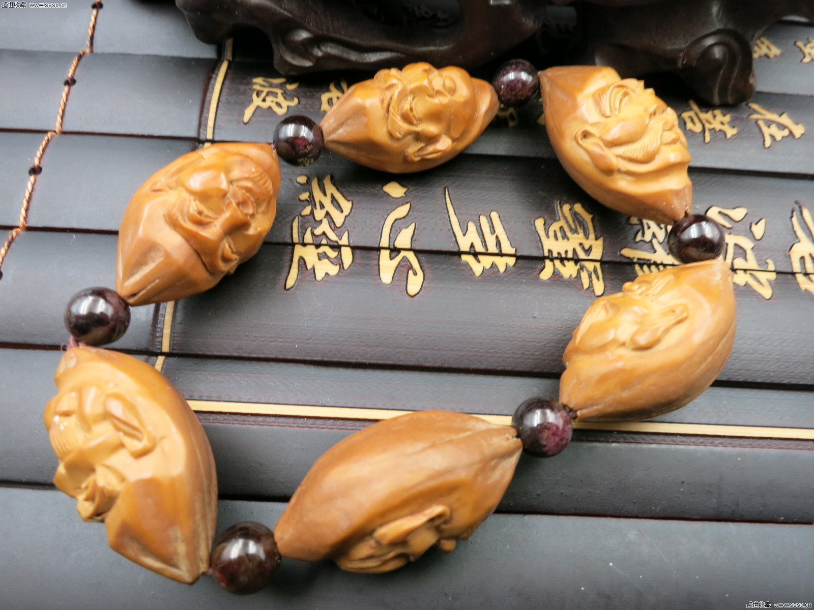 适合新手入门的文玩手串推荐,文玩手串初级新手入门书