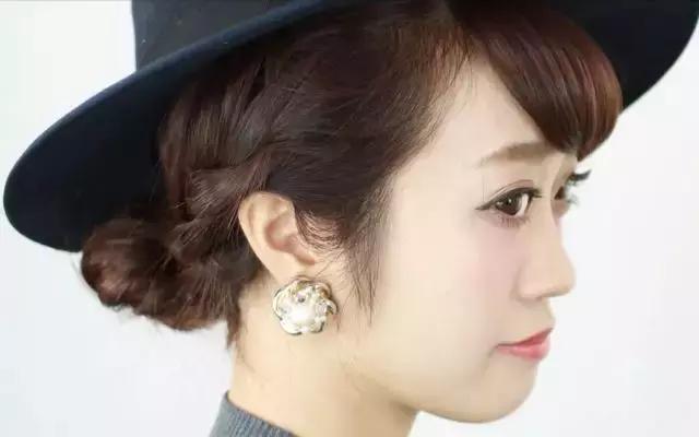 冬季帽子搭配短发小技巧,冬季帽子搭配发型