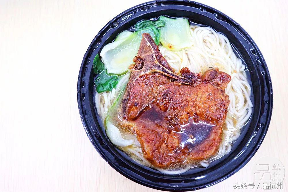 爷竟被这便利店的奥尔良鸡腿饭和大排面种草，药妆种类堪比海淘！