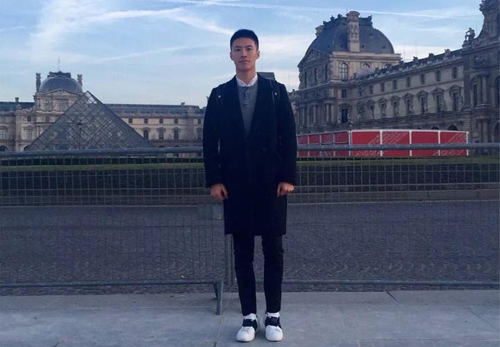 太壕!这些男生居然穿万元出门,亮瞎众人的眼