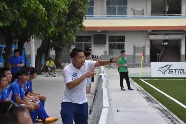 体育老师要会足球篮球等吗,体育老师会踢球