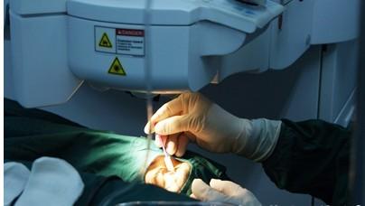 近视眼激光手术后遗症有哪些危害,近视眼做飞秒激光有什么后遗症