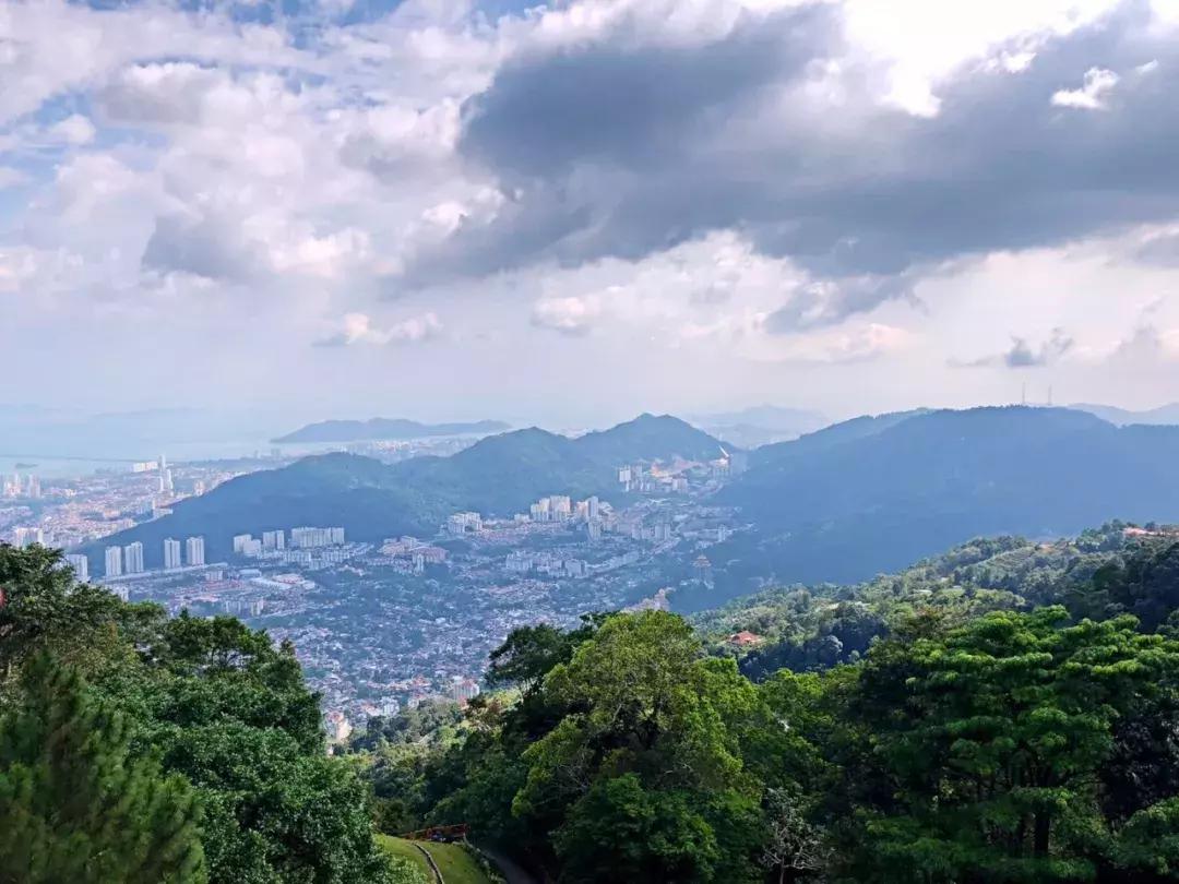 遇一人白首择一城终老下一句,遇一人白首择一城终老完整版