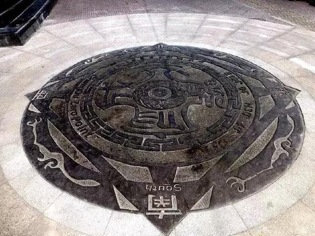 成都的中心是天府广场吗,成都的中心是哪个地方啊