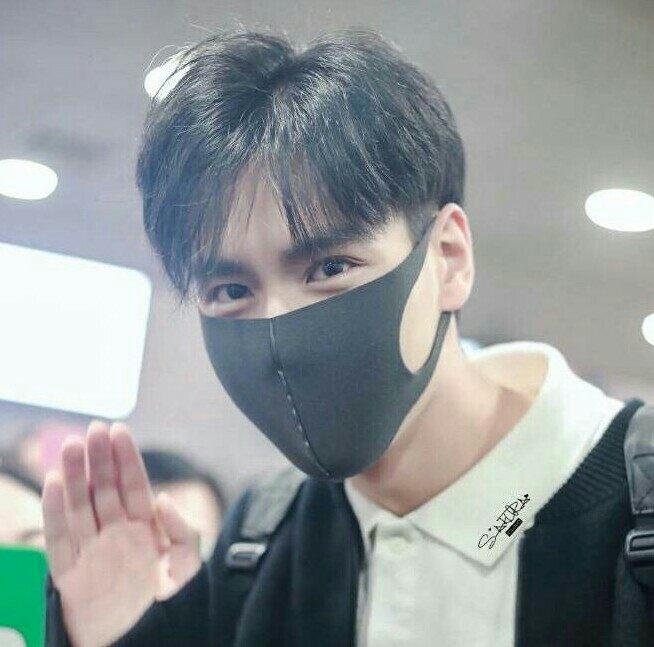 明星机场视频事件,张翰现身机场被曝光