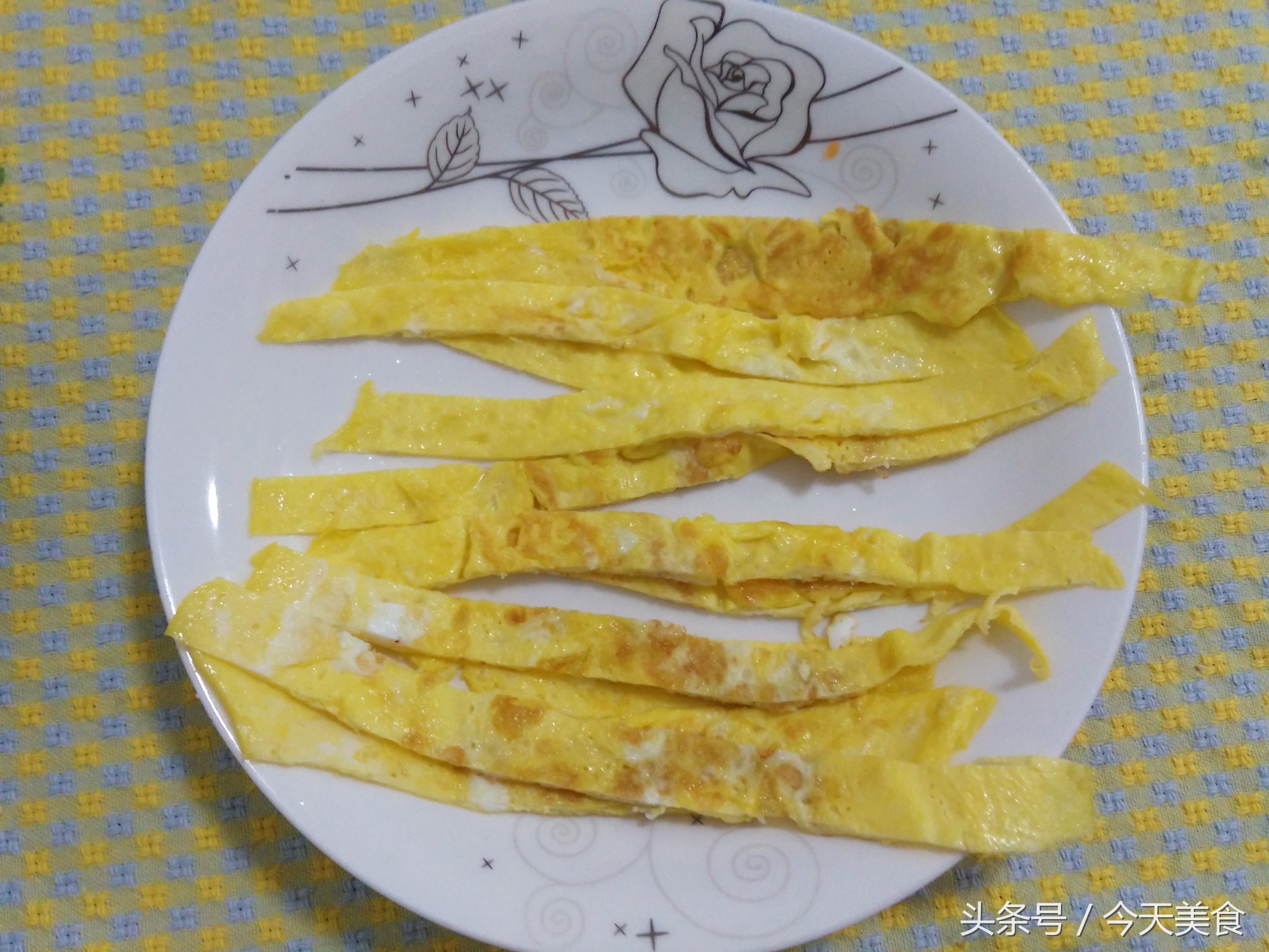 寿司和紫菜包饭别傻傻分不清，教大家怎么做紫菜包饭，好吃又营养