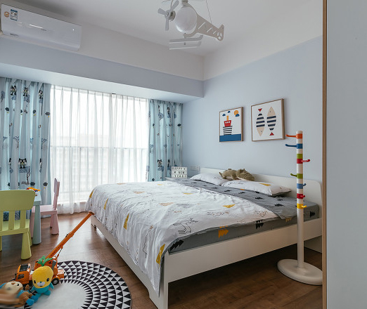 南昌新地阿尔法一期,家有一老一小