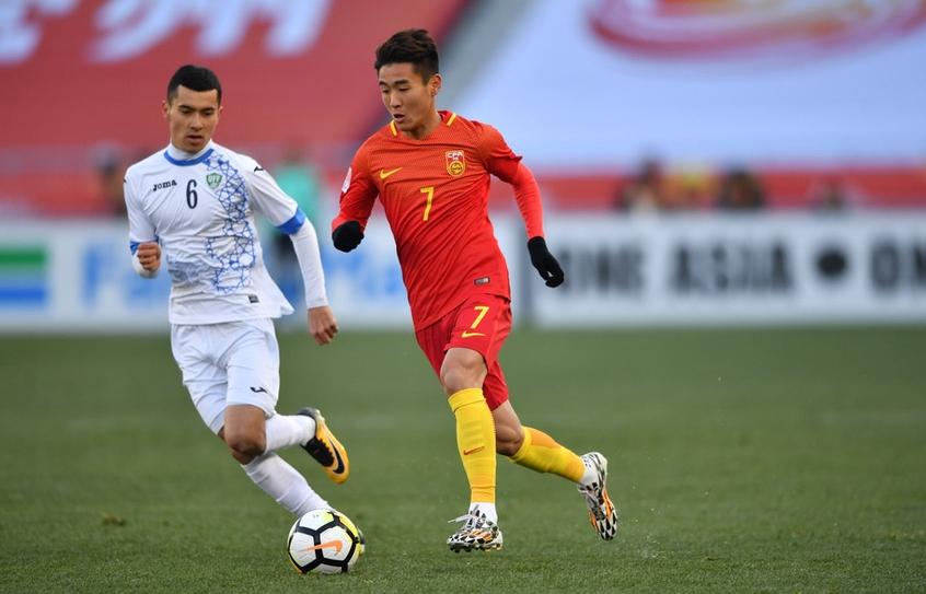 韦世豪距离封神仅差半步国足切莫重蹈2011亚洲杯的覆辙