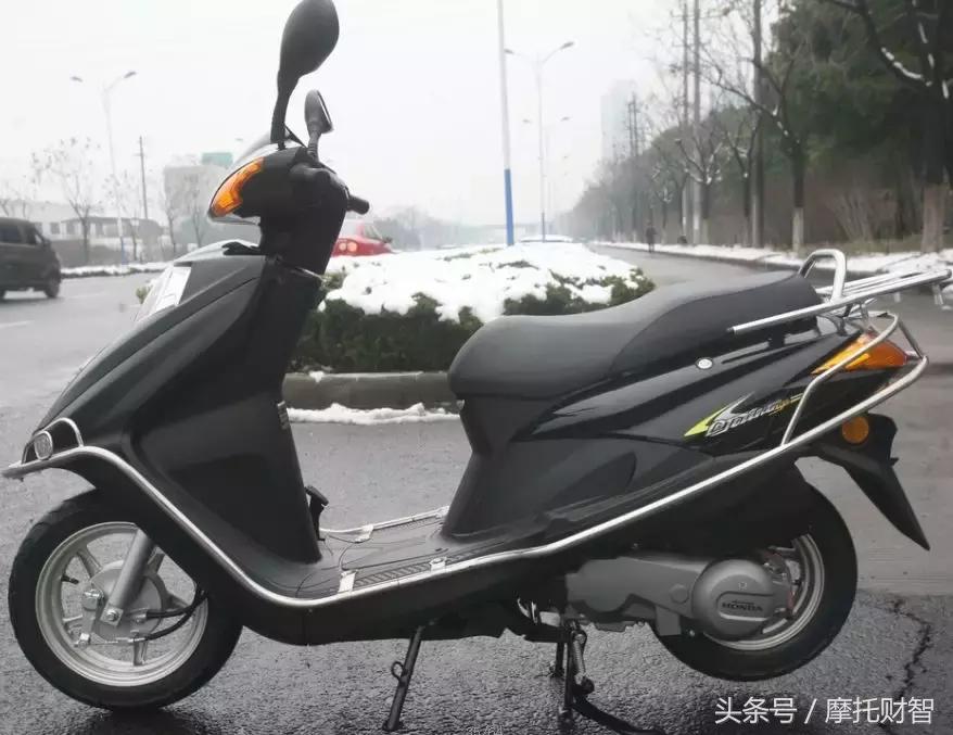 铃木瑞梦125新款和老款区别,铃木瑞梦6980元