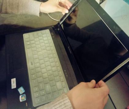 再也不用东奔西跑——自己动手解决笔记本电脑显示屏更换