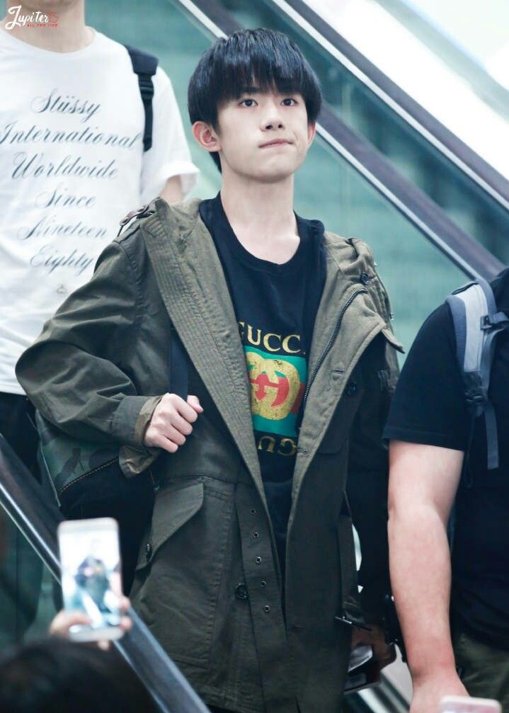 明星机场视频事件,张翰现身机场被曝光