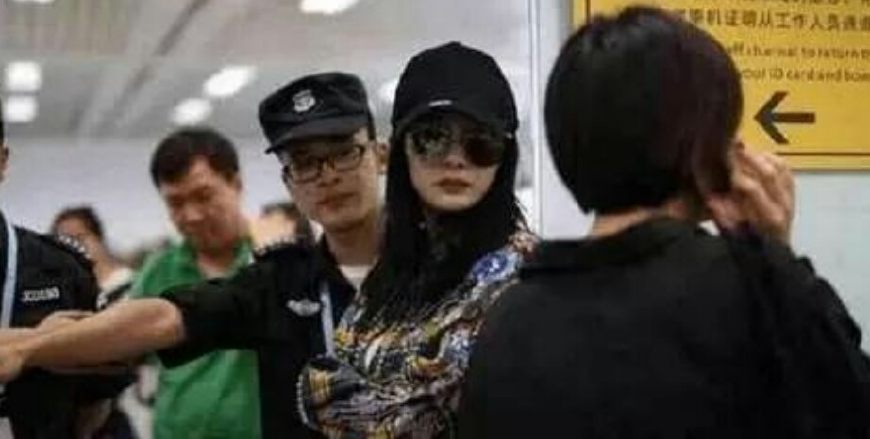 明星机场视频事件,张翰现身机场被曝光