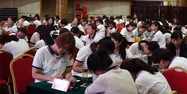 一群人一条心共同为一件事而奋斗,一群人一条心一件事励志文案