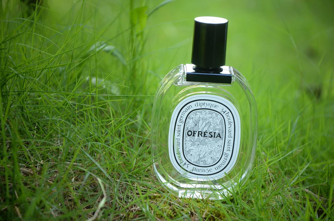 送什么香水给老公,不用送太贵的送什么礼比较好