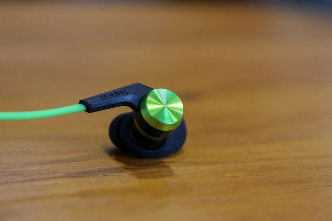 1moreiBfreePlus试玩：经典升级，让iPhone支持高清蓝牙音质