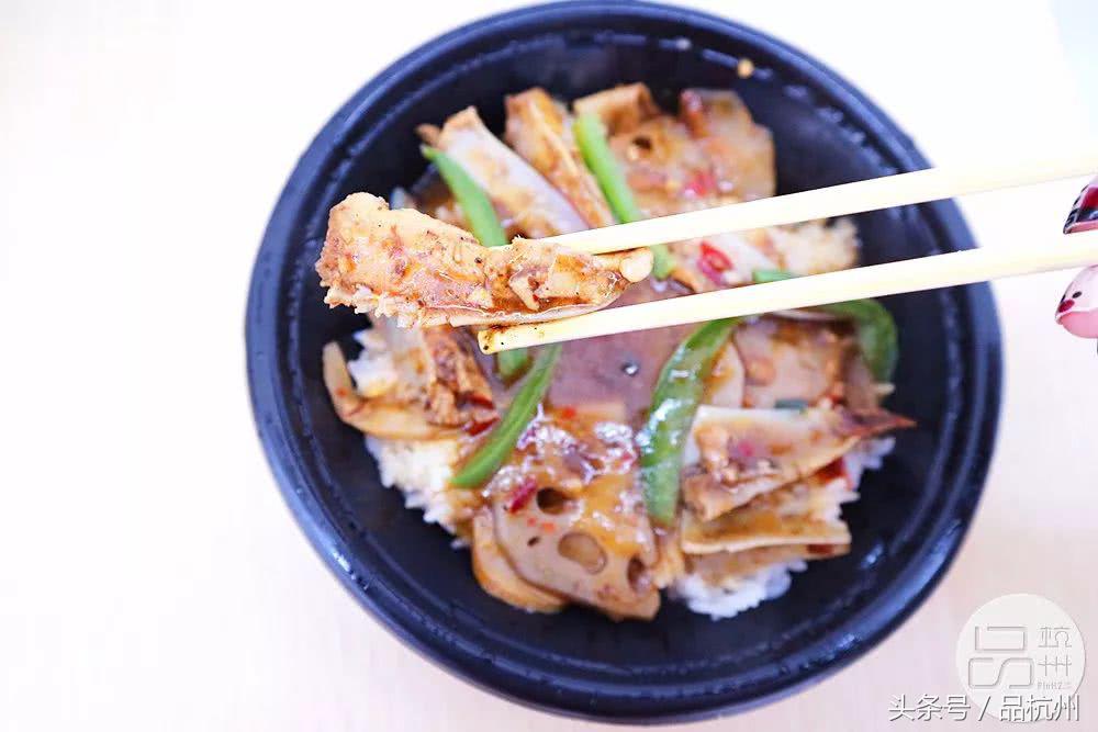 爷竟被这便利店的奥尔良鸡腿饭和大排面种草，药妆种类堪比海淘！