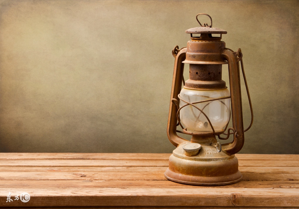 煤油灯女人,煤油灯7天不灭