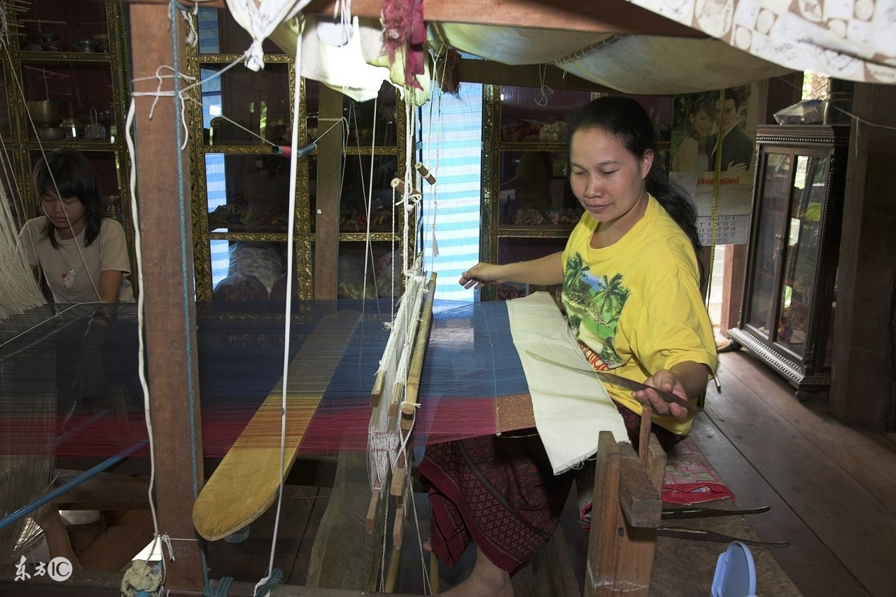 煤油灯女人,煤油灯7天不灭