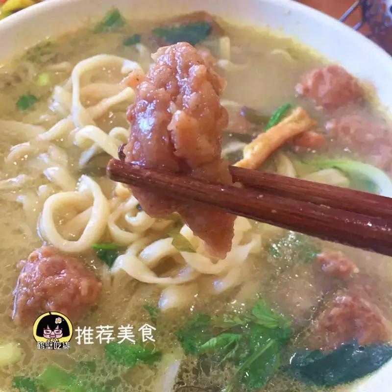 吃遍鹤壁大街小巷的小港，被大伾路这家店深深的套路了！