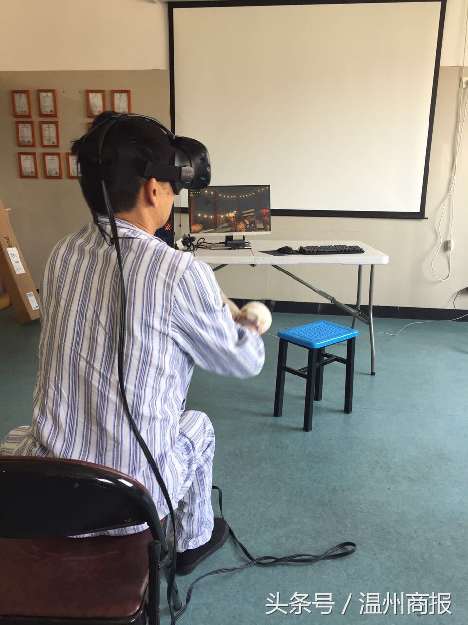 中风之后恢复训练枯燥？也许温医大附二院康复中心VR技术能帮你