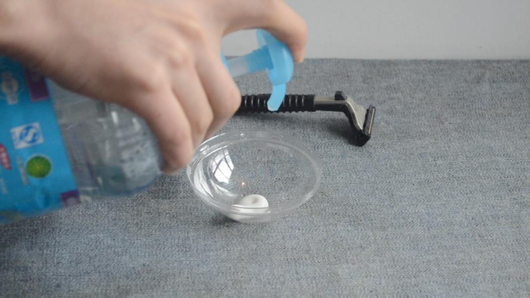 剃须泡沫自己做,剃毛泡沫和剃须泡沫