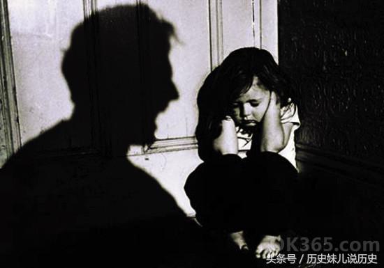 40岁*兽禽**继父对5女儿干出这种事情?还说代替她妈“尽义务”!