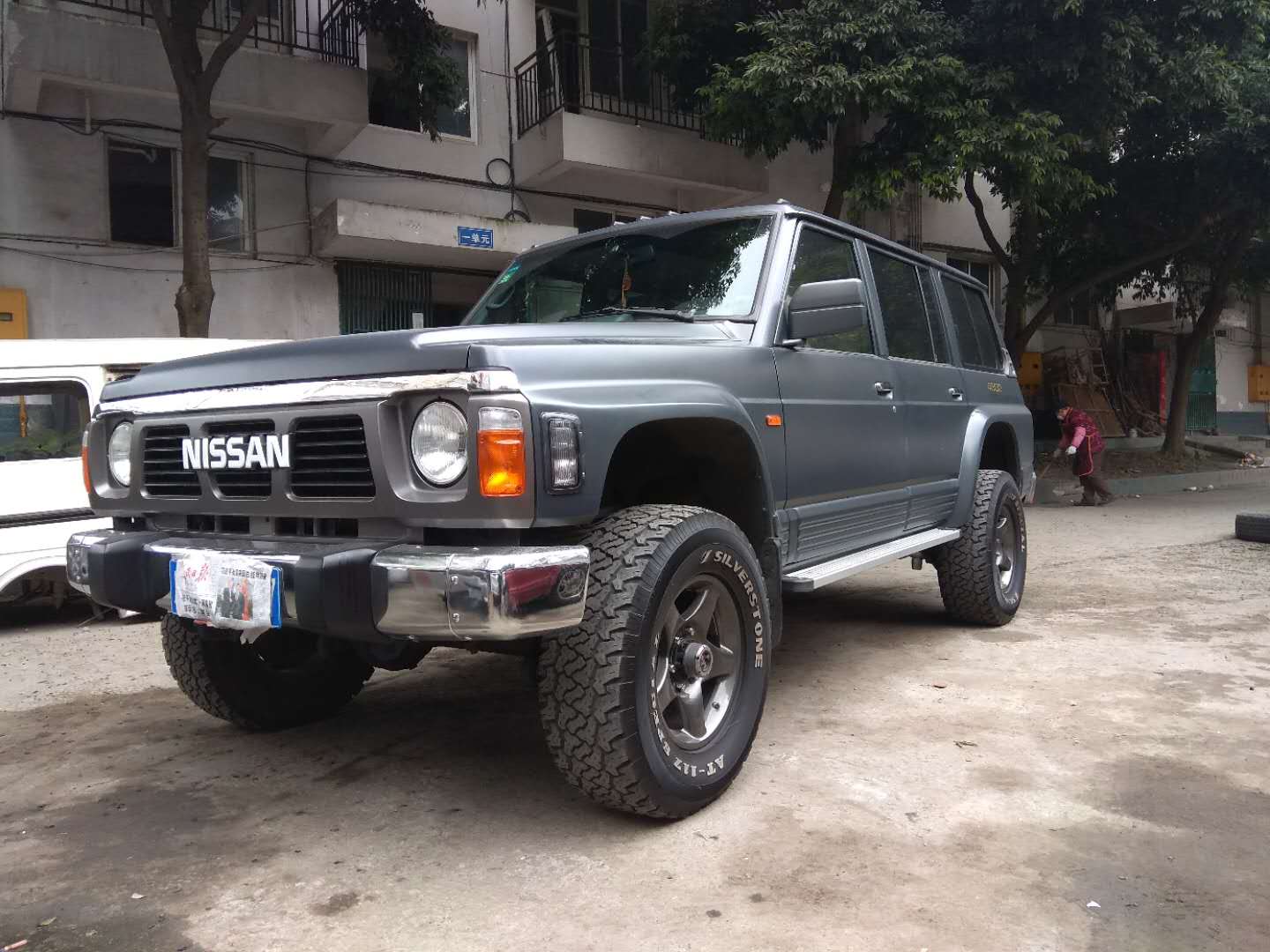 老大爷一个人的视频,运良途乐y60翻新