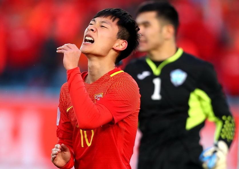 韦世豪距离封神仅差半步国足切莫重蹈2011亚洲杯的覆辙