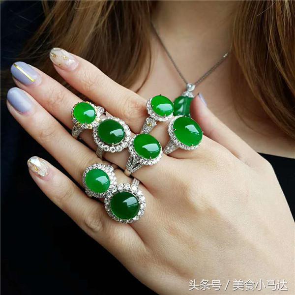 如何知道自己翡翠戒指的价格,翡翠戒指价格鉴定方法