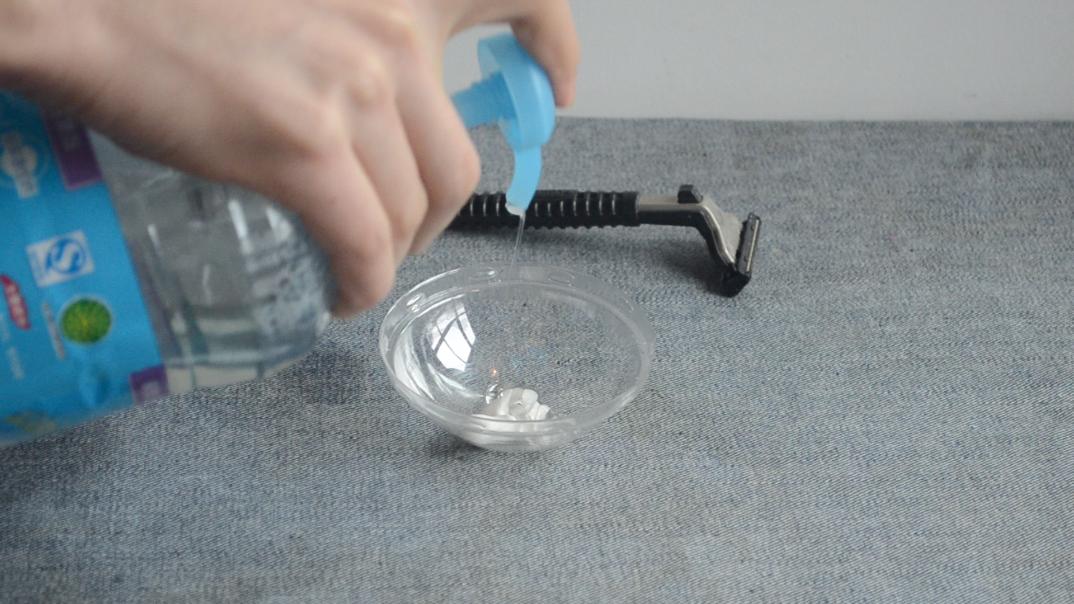 剃须泡沫自己做,剃毛泡沫和剃须泡沫