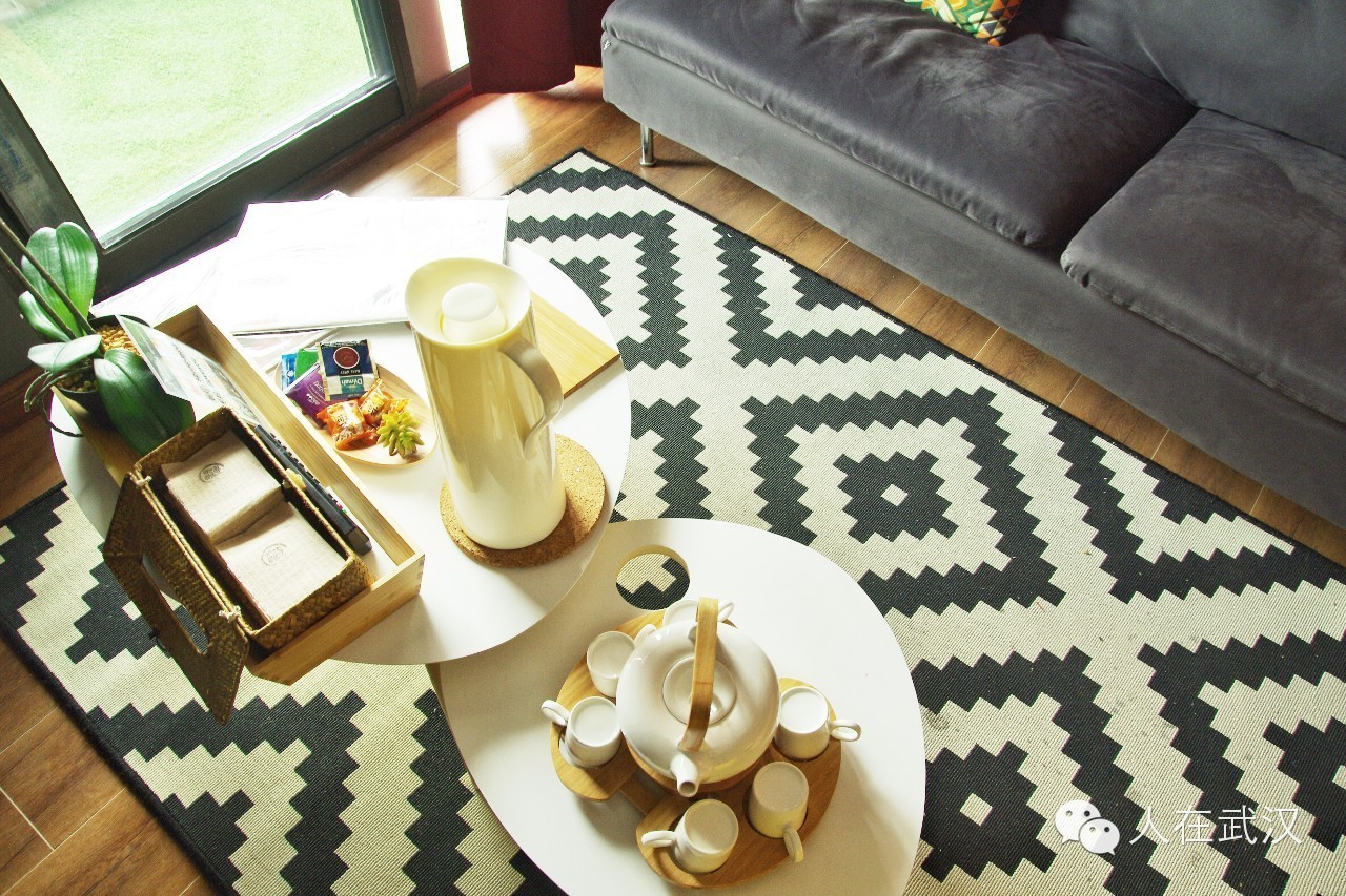 狂爱SPA的90后美女和她的精油王国