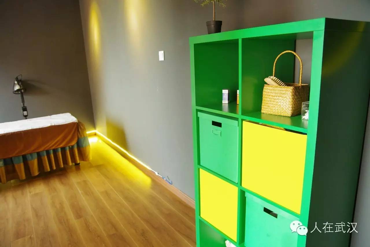 狂爱SPA的90后美女和她的精油王国