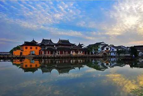 五一出游如何抵御人山人海，强哥有神功！