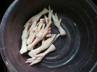 无骨鸡爪爆款榜第一,无骨黑鸡爪超脆