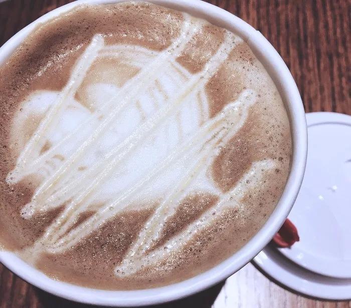 水果店咖啡、菜场咖啡、看魔都这些小窗咖啡店肉搏星爸爸!