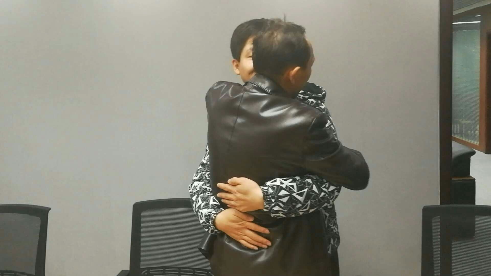 “最强大脑”周玮在绵阳享受快乐时光