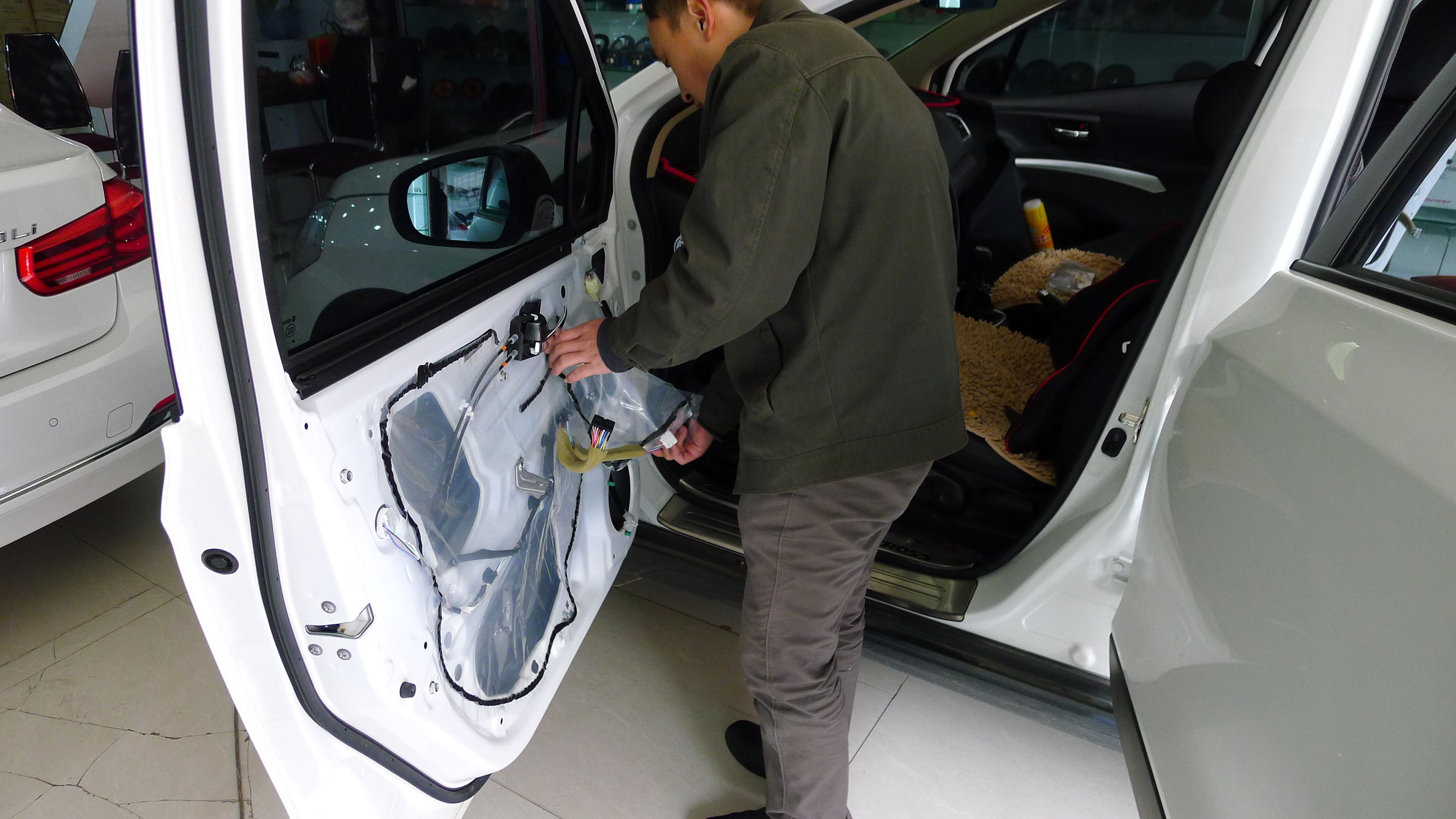 铃木锋驭汽车音响升级dsp功放,长安铃木锋驭音响改装