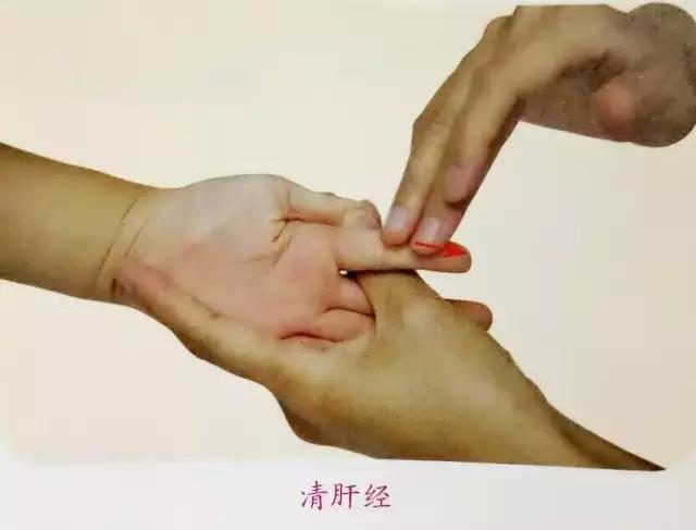 小儿惊吓发烧症状,小儿治疗惊吓最有效的药