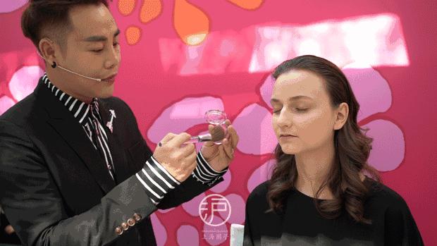 少女梦中挥之不去的彩爆巨人国闪现魔都，仅限3天！