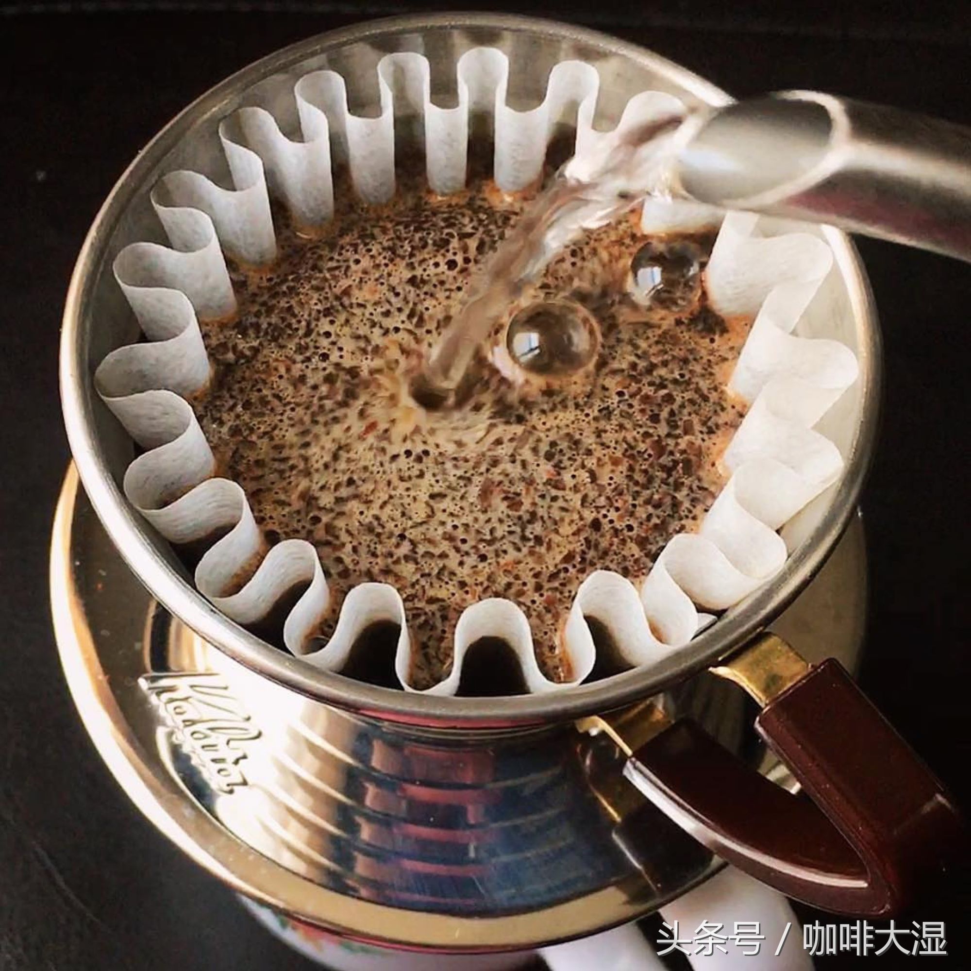 手冲咖啡和机器咖啡区别,摩卡壶和手冲咖啡的区别