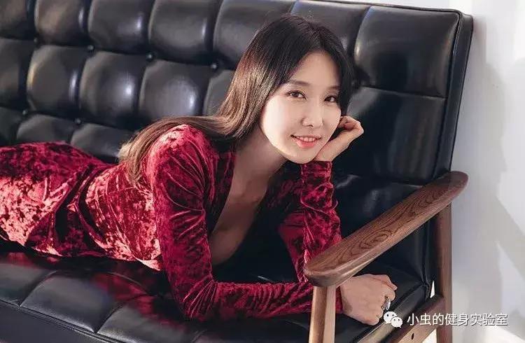 18岁童颜+维秘身，揭秘50岁网红大妈逆龄术，你也可以