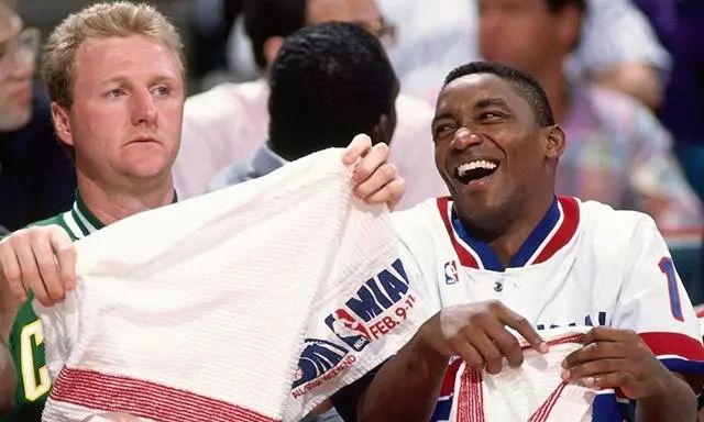 史上唯一一个击败魔神鸟的人！乔丹：再给他10cm，他就是篮球之神