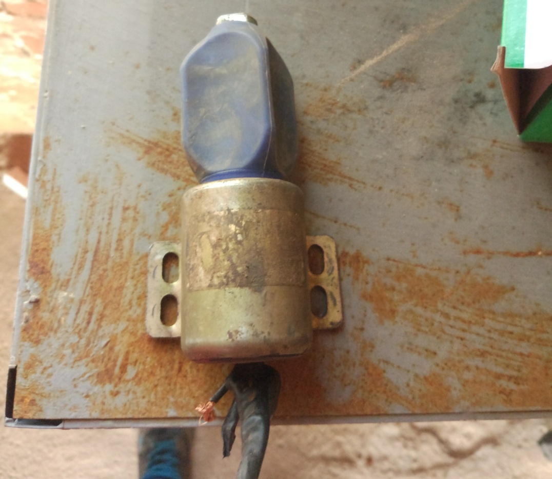 詹阳轮式挖掘机熄火电磁阀在哪,三线熄火电磁阀怎么接线