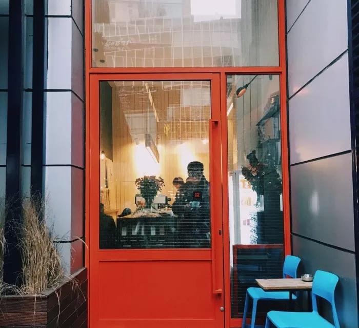 水果店咖啡、菜场咖啡、看魔都这些小窗咖啡店肉搏星爸爸!