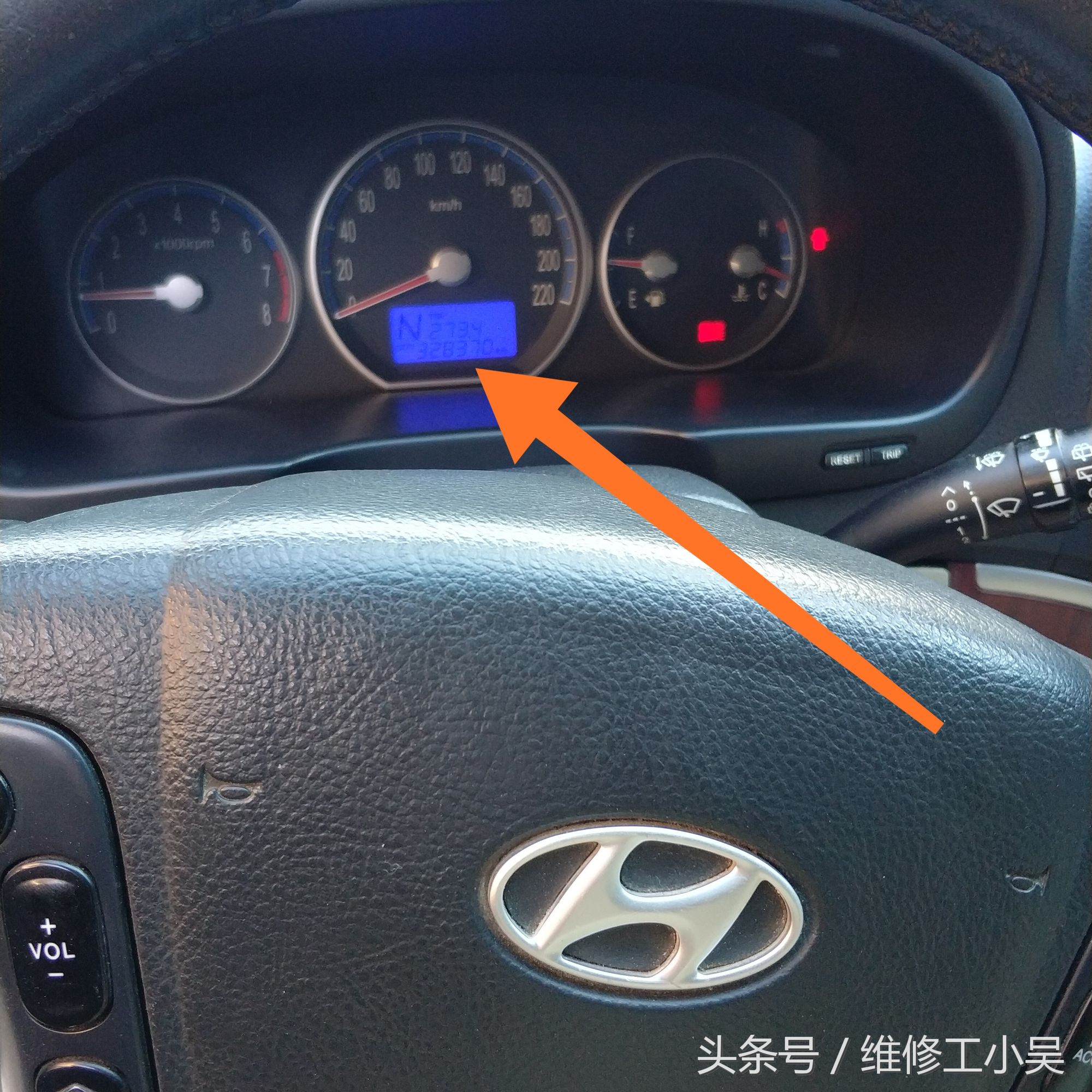 现代底盘嘎吱嘎吱响,两万公里底盘咯噔咯噔异响