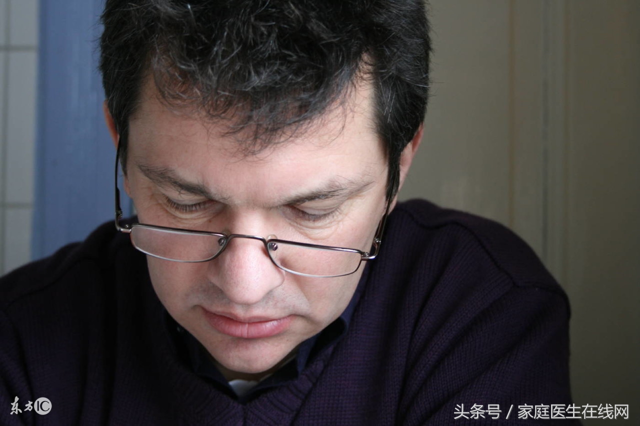 什么食物可以消除黑眼圈,五种食物吃掉黑眼圈