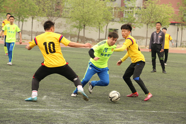 业余足球如何更好的过人,业余足球怎么提升足球意识